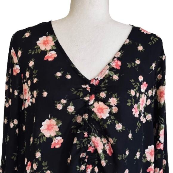 Planet Gold Black Pink Floral V-Neck Bell Sleeve Top Blouse Top Size 1X NEW - Picture 3 of 12
